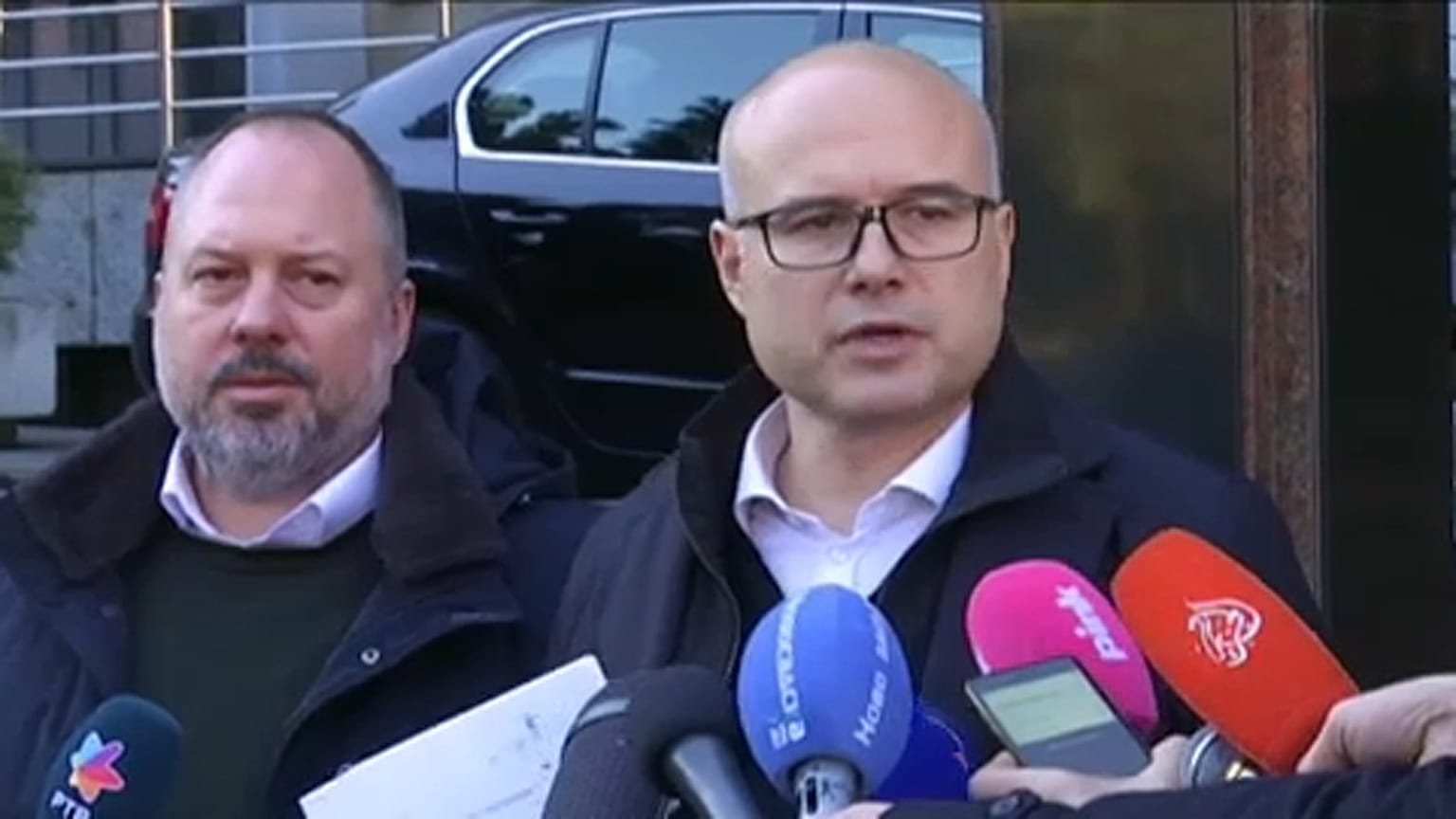 Feljelentették a szerb államfőt és testvérét