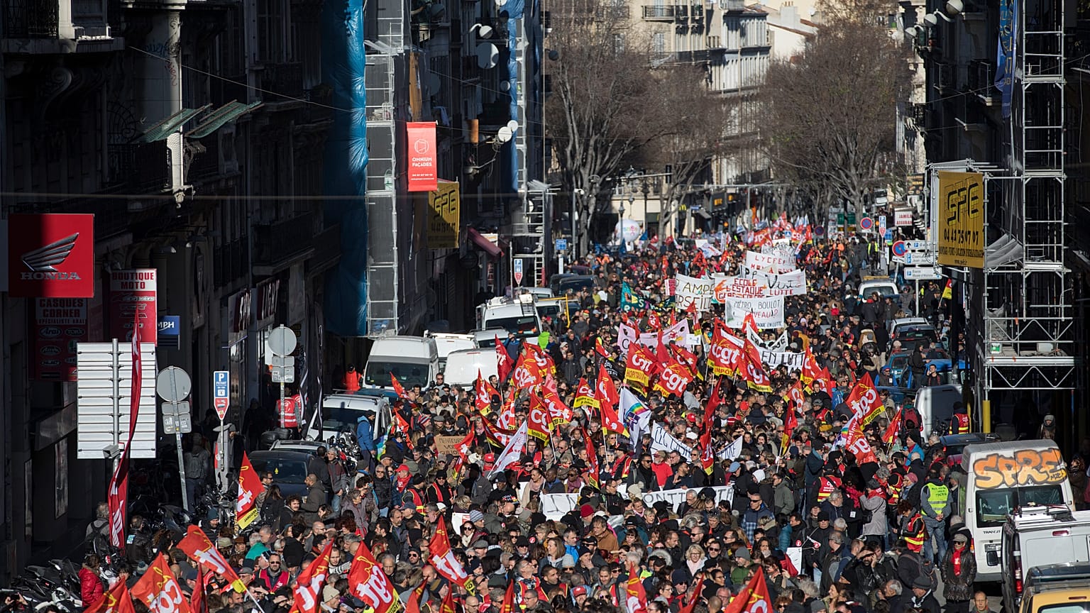 CGT sendika üyeleri Marsilya sokaklarında