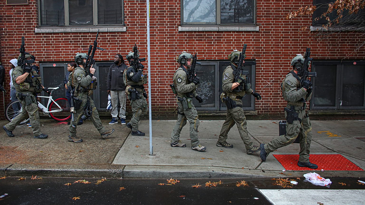 Affrontement armé dans un cimetière et dans les rues de Jersey City, 6 morts