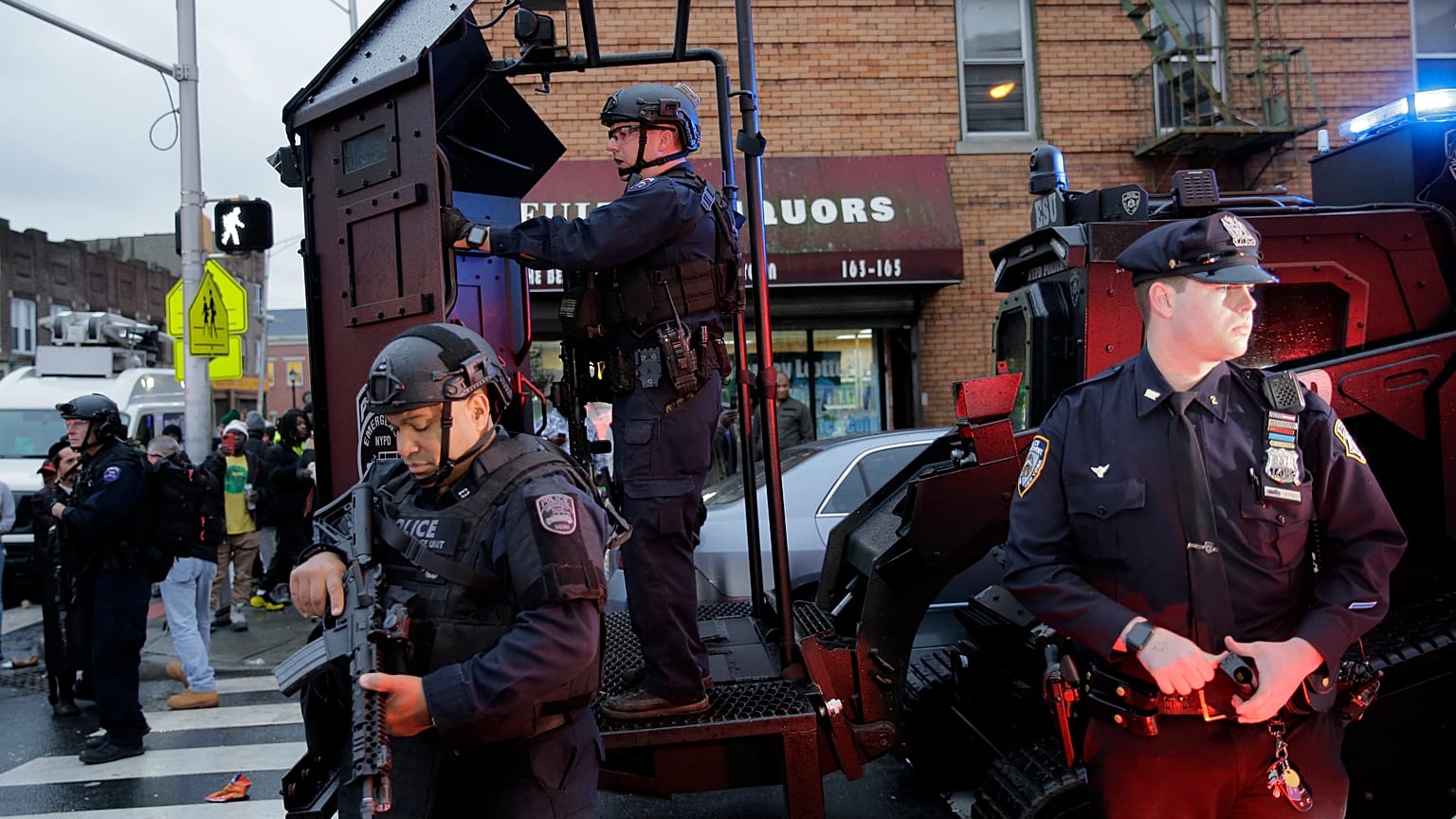 ABD'nin New Jersey eyaletindeki silahlı saldırganlara polis müdahale etti