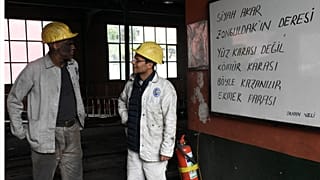 Türkiye'de kayıtlı işçilerin en az yüzde 40'ı asgari ücretle çalışıyor.