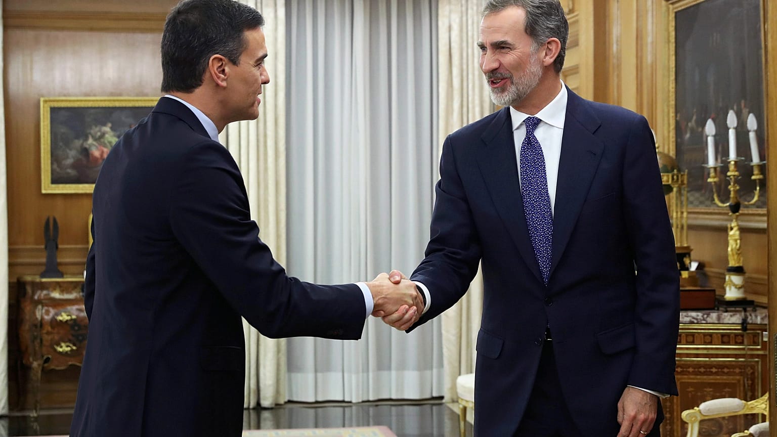 Pedro Sánchez recebe aprovação do Rei de Espanha