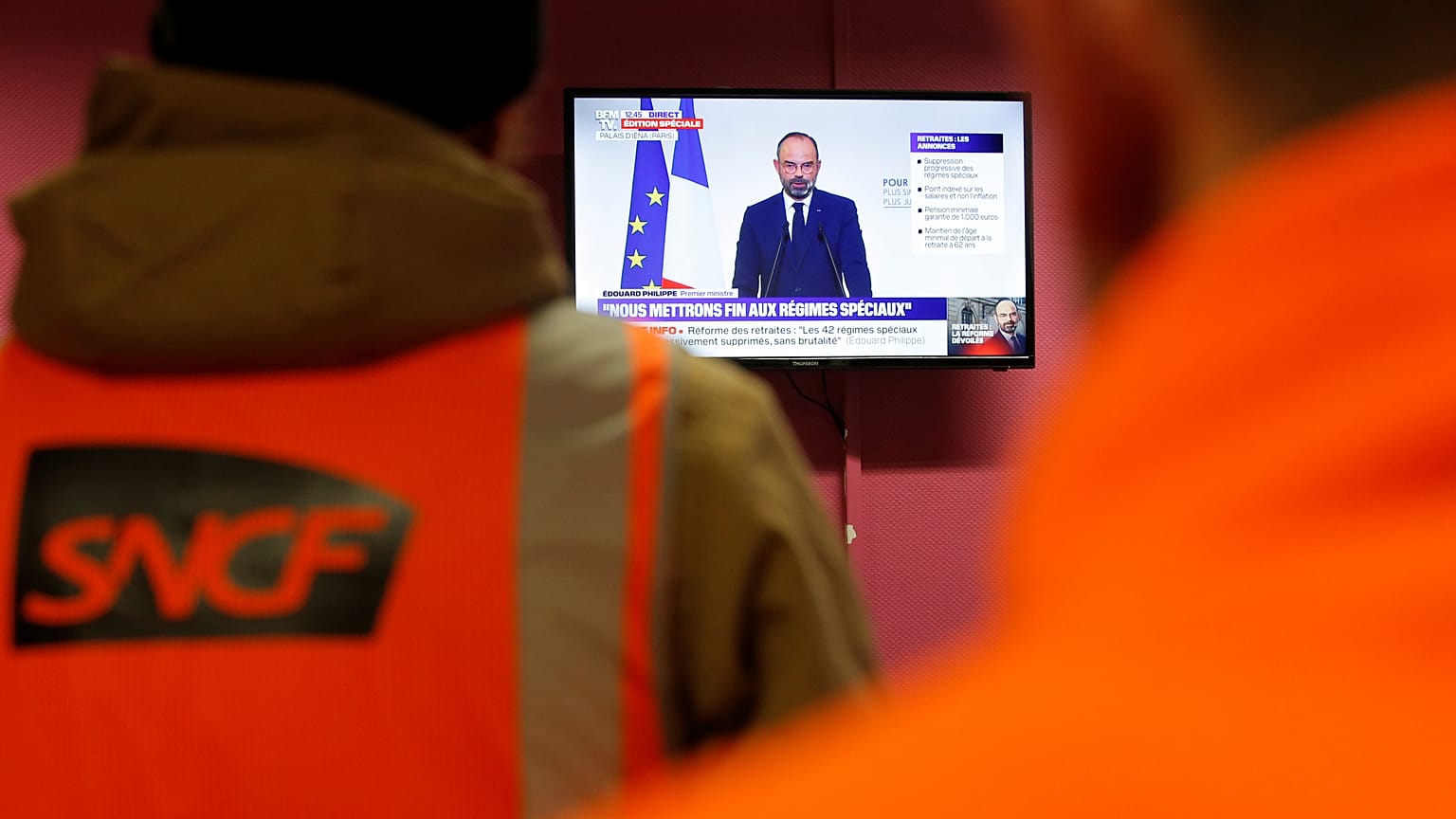 Γαλλία: Κλιμακώνουν τις κινητοποιήσεις τα συνδικάτα