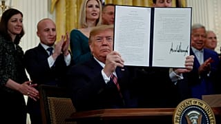 ABD Başkanı Donald Trump, Yahudiliği etnik azınlık olarak kabul eden kararnameyi imzaladı