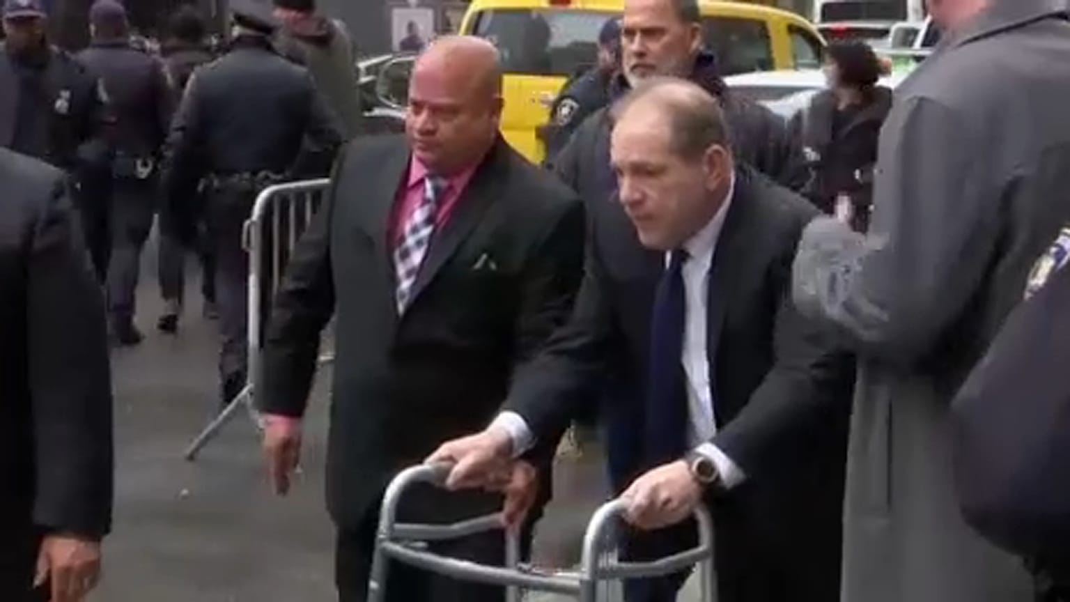 Harvey Weinstein hatmillió dollárt fizet az őt zaklatással vádoló nőknek
