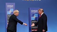 Трамп поздравил Джонсона, сказав, что теперь страны смогут заключить "выгодную торговую сделку"