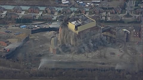 Detroit: Über 100 Jahre altes Kraftwerk abgerissen
