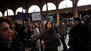 Απεργιακό χάος στη Γαλλία και απόγνωση των εμπόρων