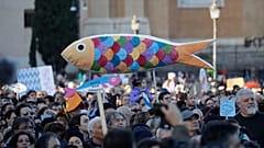 "Es reicht!" - Massenprotest der "Sardinen"-Bewegung in Rom
