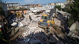 Συλλήψεις για κενά ασφαλείας στις πληγείσες περιοχές του σεισμού