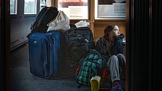 "Welcome on Deutsche Bahn": Greta Thunberg im überfüllten ICE 