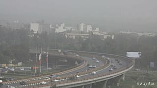 تعطیلی بسیاری از مراکز آموزشی و ورزشی ایران در پی آلودگی شدید هوا