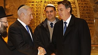 Brazilian President Jair Bolsonaro, accompanied by Israeli Prime Minister Benjamin Netanyahu, during a visit to Jerusalem.