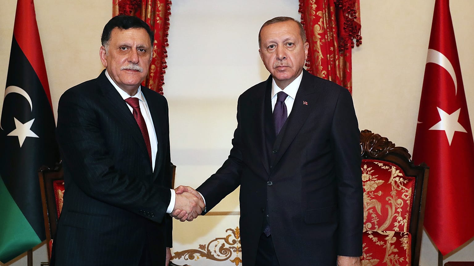 الرئيس التركي طيب رجب أردوغان يستقبل رئيس حكومة الوفاق الليبية فايز السراج