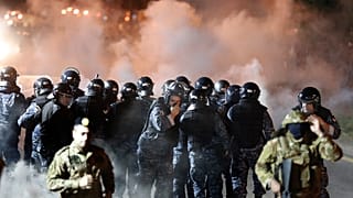 مواجهات عنيفة بين المتظاهرين والشرطة في لبنان