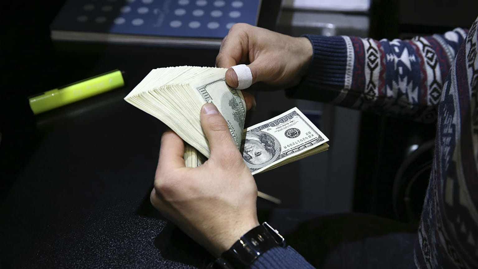 هیجان بازار ارز با نزدیک شدن به مهلت FATF؛ دلار مسیر صعودی در پیش گرفت