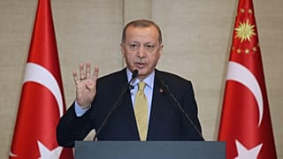 Türkiye Cumhurbaşkanı Recep Tayyip Erdoğan, İsviçre'ye göçün 50. yılı vesilesiyle düzenlenen etkinliğe katılarak konuşma yaptı