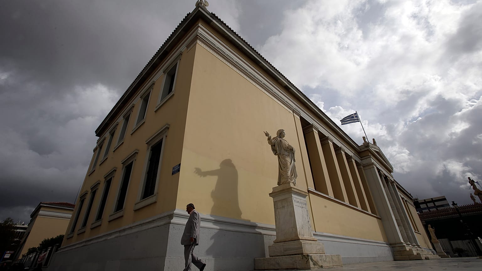 Τελευταία της Ευρώπης η Ελλάδα στην αξιοποίηση πτυχιούχων