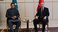 BM Cenevre Ofisi'nde 1. Küresel Mülteci Forumu'na katılmak üzere Cenevre'de bulunan Cumhurbaşkanı Erdoğan, Pakistan Başbakanı İmran Han ile görüştü.