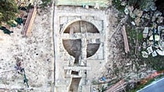 Ένας από τους θολωτούς τάφους