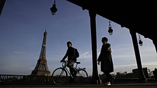 Bike and scooter accidents rise in Paris as strikes paralyse public transport