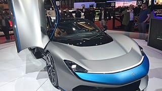 Exhibición de un Pininfarina Battista en el Salón del Automóvil de Ginebra 2019