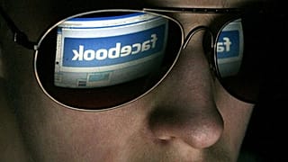 Facebook sizi izliyor
