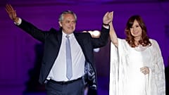 El Gobierno argentino eleva impuestos y tasa un 30 % la compra de dólares