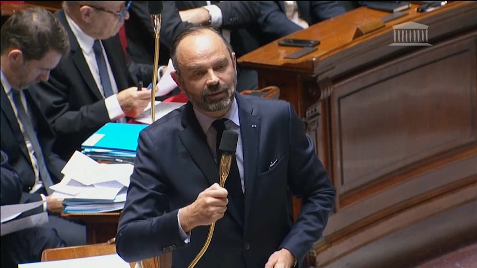 Retraites : Emmanuel Macron disposé à des "améliorations", Edouard Philippe reçoit les syndicats