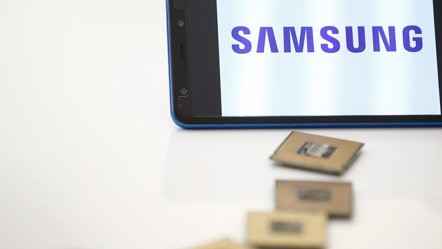 Samsung şirketinin tepe yöneticilerine sendikal faaliyetleri engellemekten hapis cezası