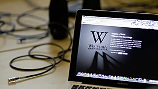 Foto de archivo de la página en negro de Wikipedia el miércoles 18 de enero de 2012.