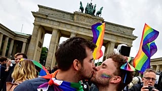 Berlin'de eşcinsel bir çift 