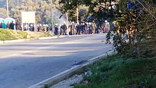 Πετροπόλεμος και χημικά στο ΚΥΤ Σάμου