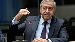 Ακιντζί: "Aρνητική εξέλιξη" η άρση του εμπάργκο όπλων από τις ΗΠΑ 