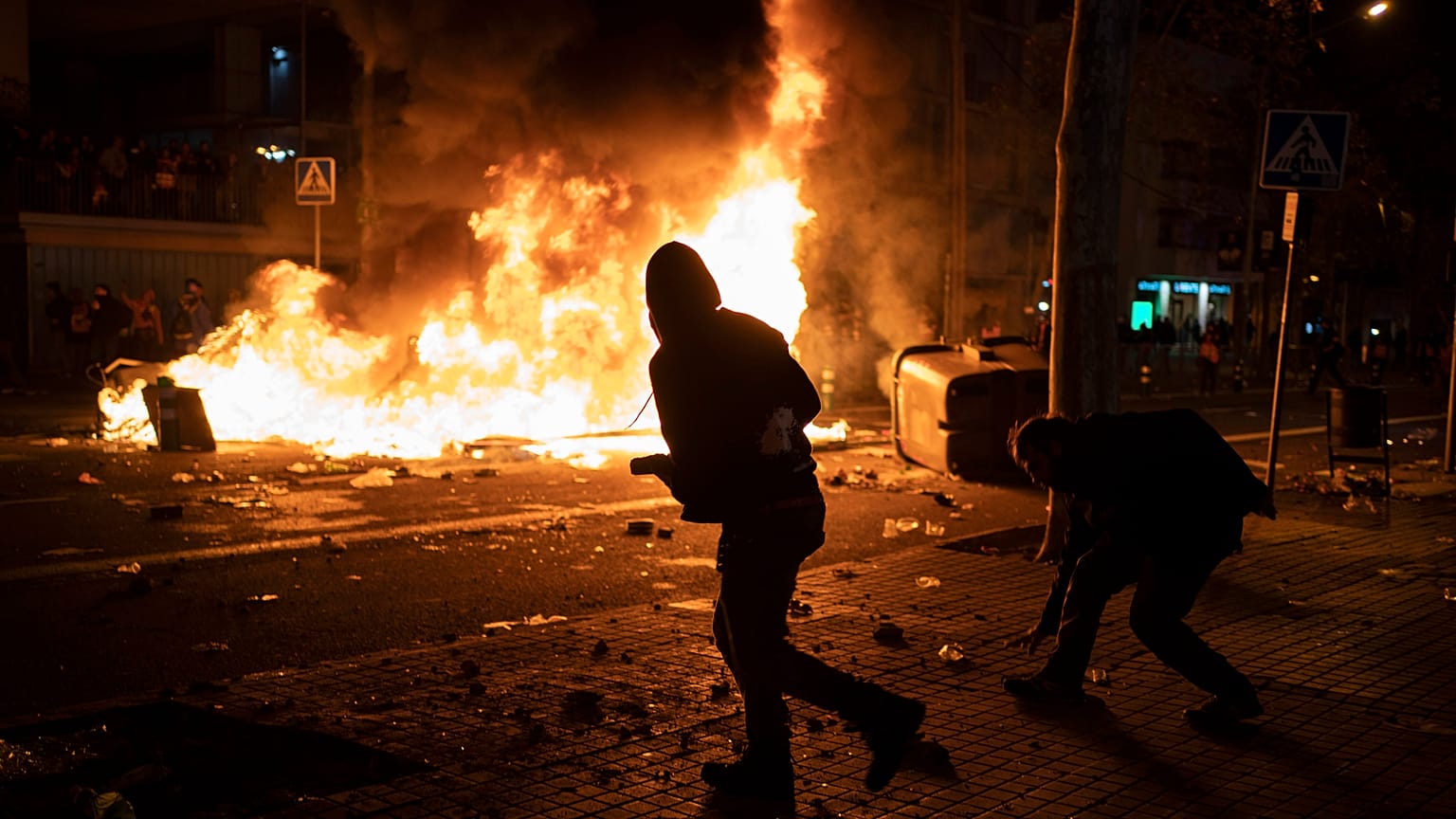 Fracaso absoluto de las protestas organizadas para parar El Clásico