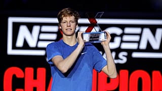 Jannik Sinner festeggia il Next Gen 2019, a Milano.