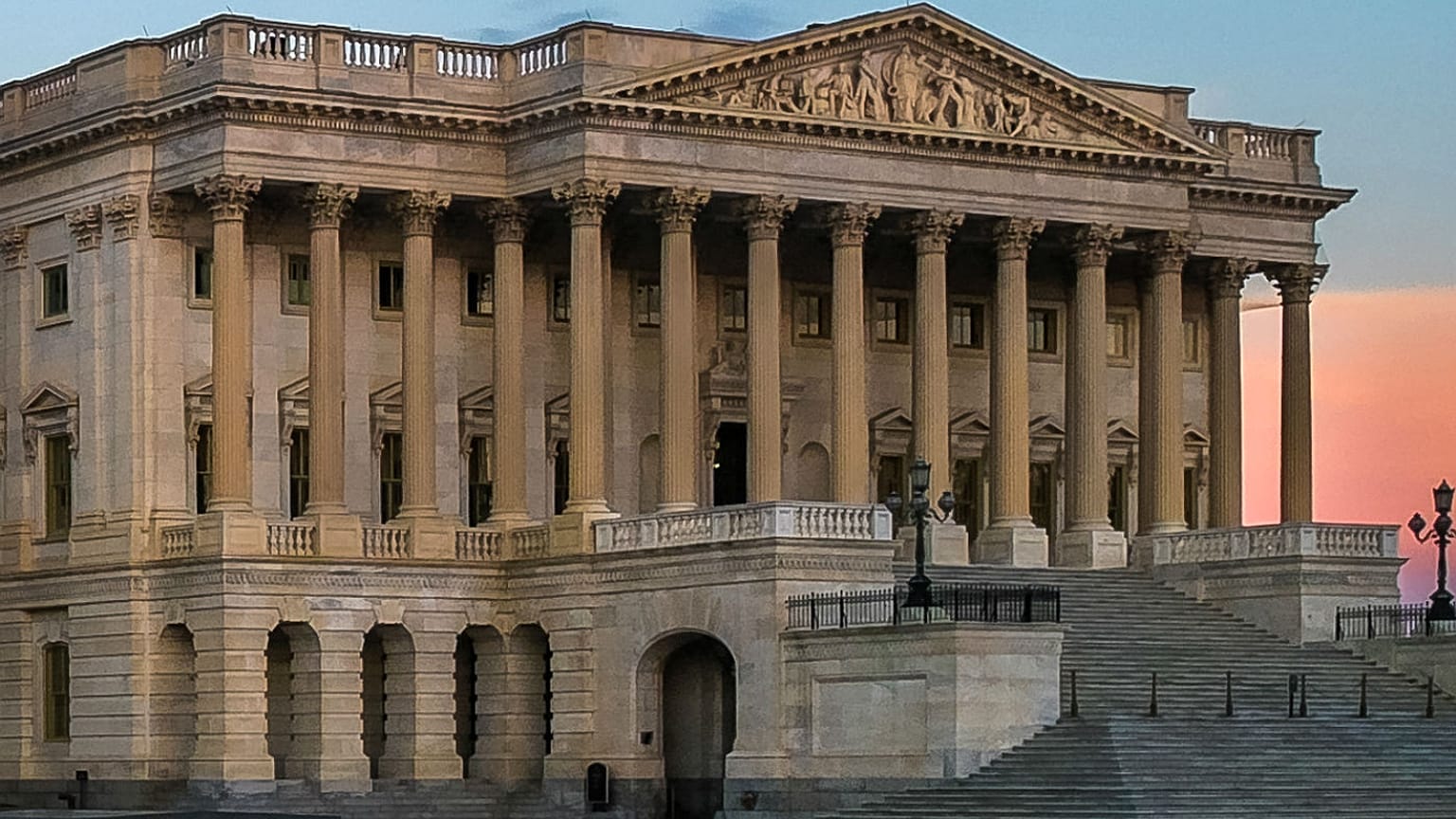 Με «βούλα» Τραμπ ο EastMed Act και η άρση του εμπάργκο αμερικανικών όπλων προς την Κύπρο