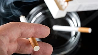 Világszerte csökken a dohányosok száma