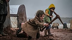 Suriye'nin İdlib kentindeki mülteci kampındaki çocuklar 
