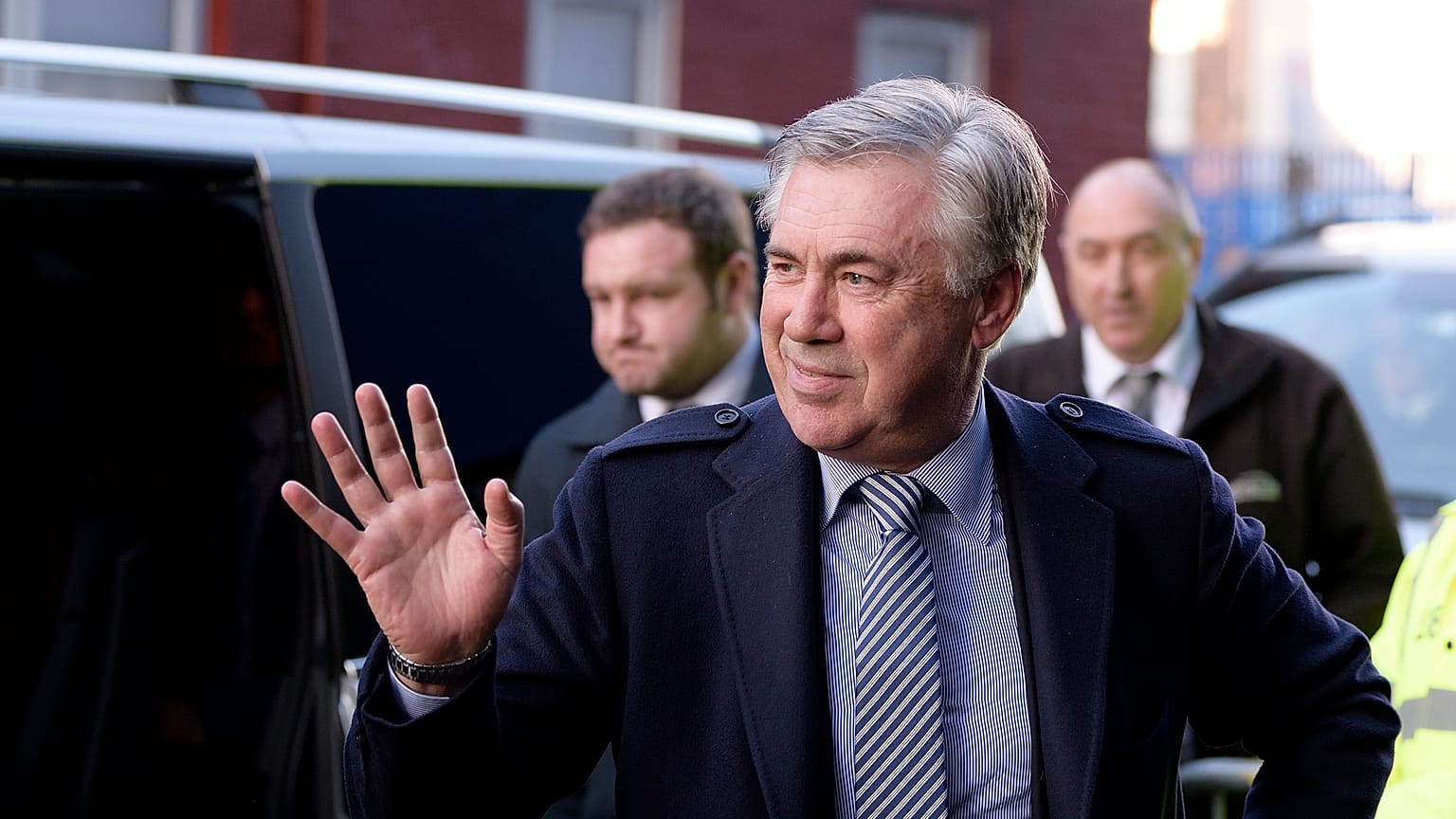 Primo giorno di Carlo Ancelotti a Liverpool, sponda Everton. 