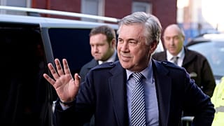 Primo giorno di Carlo Ancelotti a Liverpool, sponda Everton.