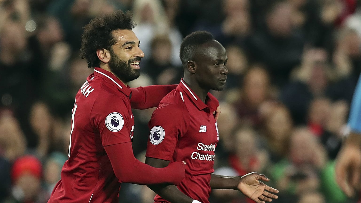 ماني وصلاح بقمصان ليفربول