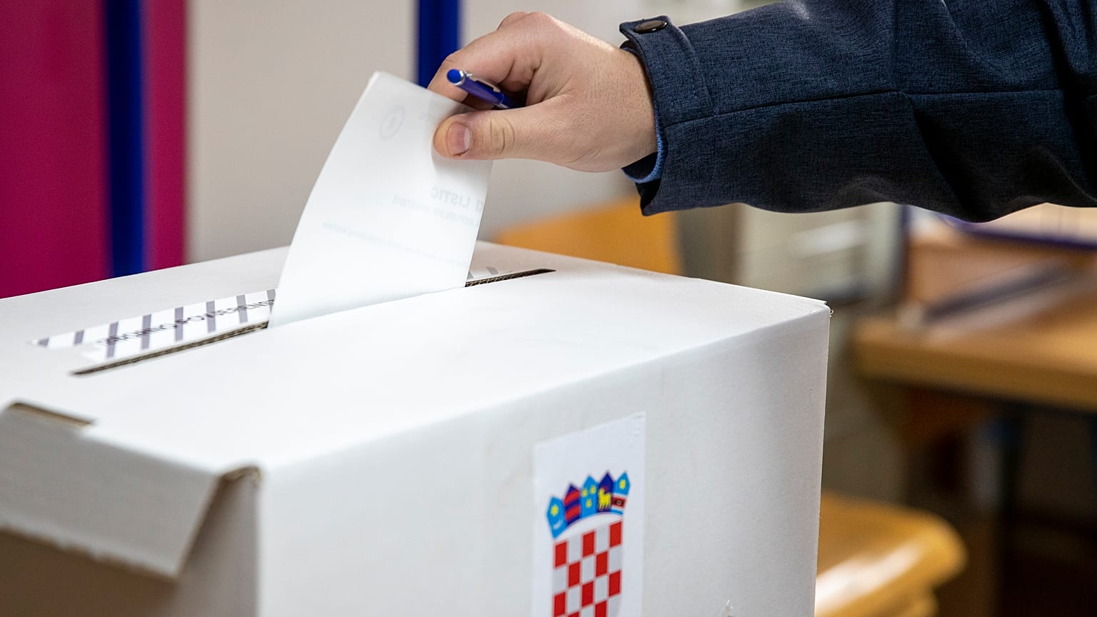 Σε δεύτερο γύρο οι προεδρικές εκλογές