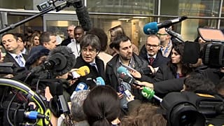 Piden suspender la inmunidad de Puigdemont y Comín.