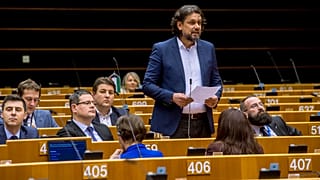 Távolodik a Fidesz a Néppárttól, heteken belül döntés lehet