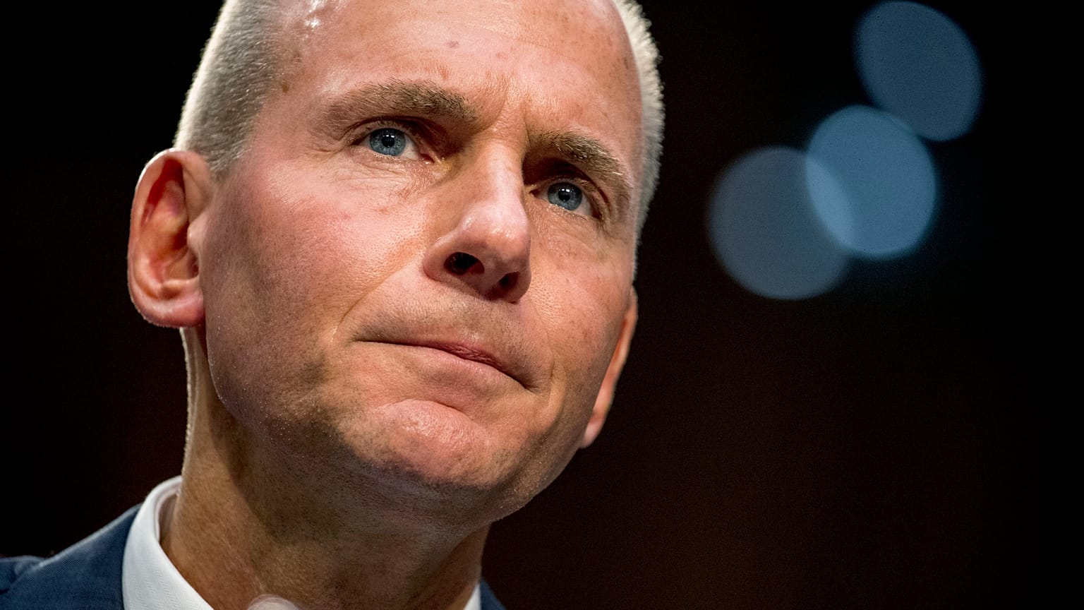 Uçak kazalarının ardından Boeing'in tepe yöneticisi Dennis Muilenburg istifa etti
