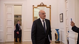 Ενημέρωση Δένδια στο υπουργικό και νέες απειλές Τσελίκ