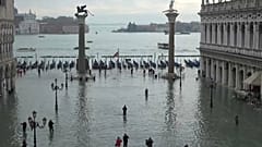 Venezia, siamo andati a vedere a che punto è il MOSE