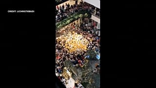 شاهد: تدافع في مركز تجاري في أستراليا للحصول على هدايا الميلاد يوقع مصابين