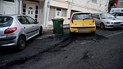 Στόχος εμπρηστικής επίθεσης έγινε τα ξημερώματα αυτοκίνητο που ήταν σταθμευμένο στην οδό Ιωάννη Βαρβάκη στην περιοχή της Άνω Πόλης στην Θεσσαλονίκη